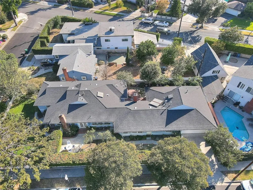 537 Jamestown Burbank, CA 91504