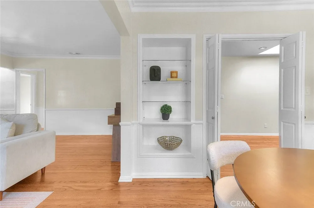 537 Jamestown Burbank, CA 91504