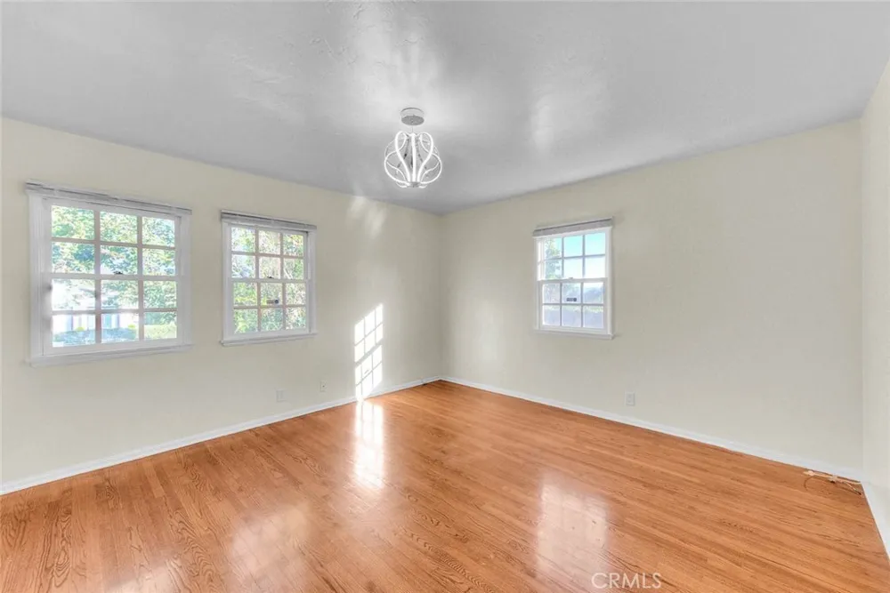 537 Jamestown Burbank, CA 91504