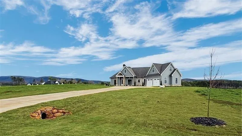 303 Eminence peak Rydal, GA 30171