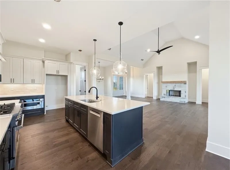 303 Eminence peak Rydal, GA 30171