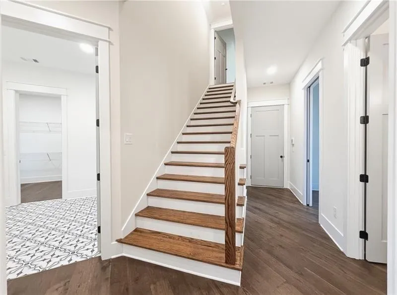 303 Eminence peak Rydal, GA 30171