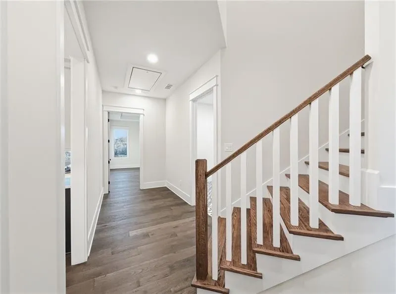 303 Eminence peak Rydal, GA 30171