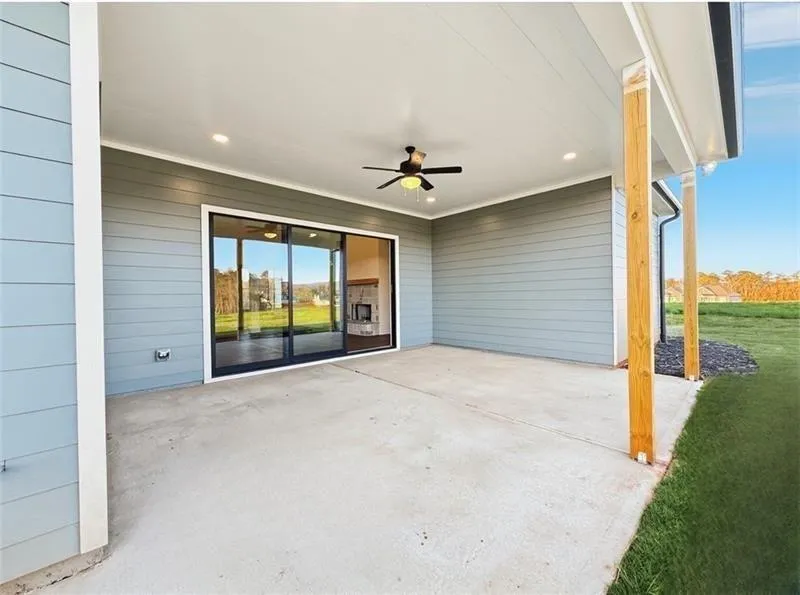 303 Eminence peak Rydal, GA 30171