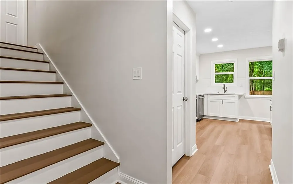 204 Groveland Drive Peachtree City, GA 30269