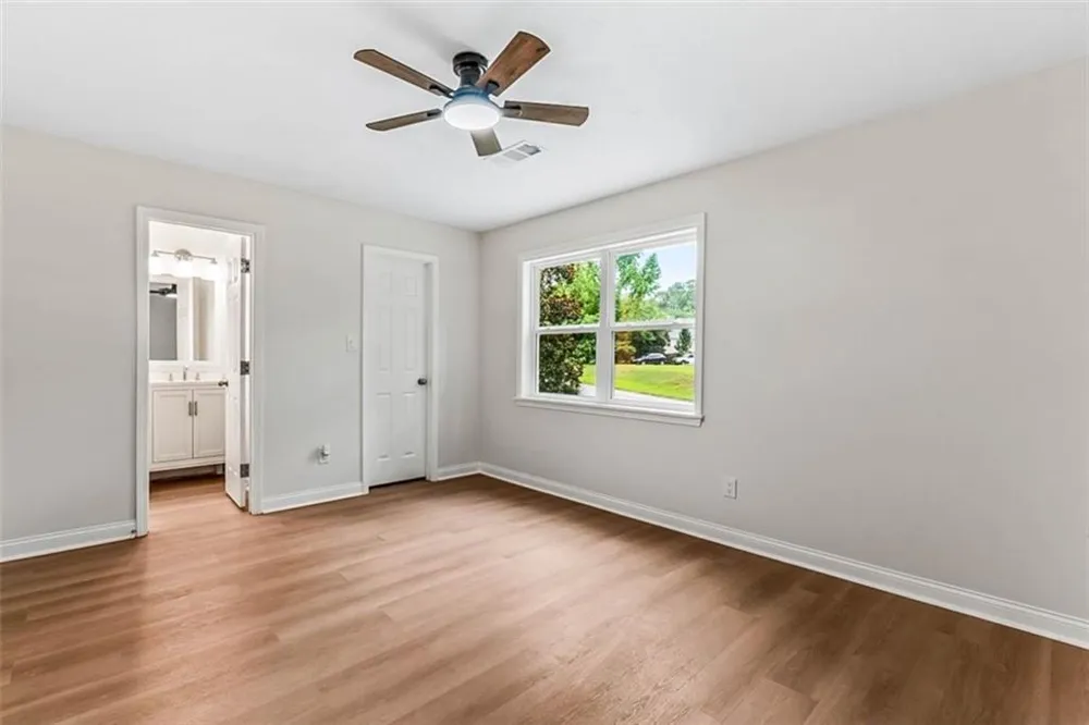 204 Groveland Drive Peachtree City, GA 30269