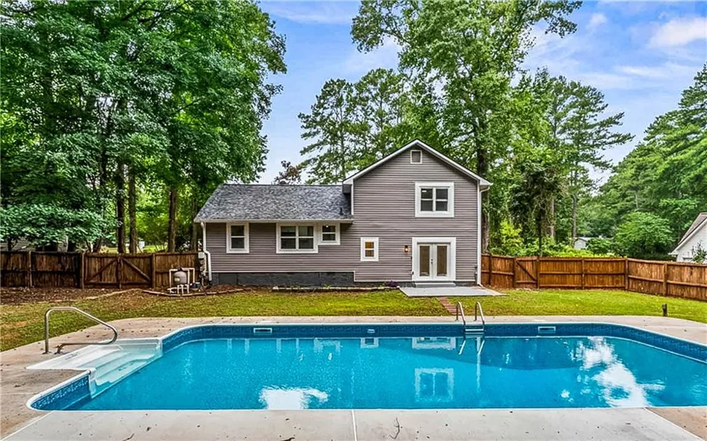204 Groveland Drive Peachtree City, GA 30269