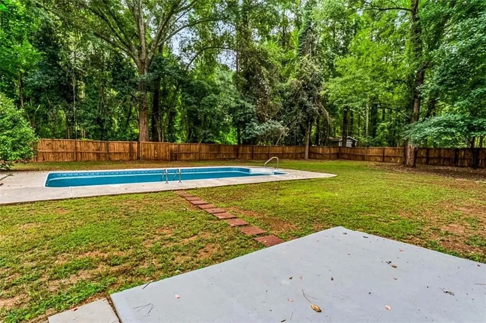 204 Groveland Drive Peachtree City, GA 30269