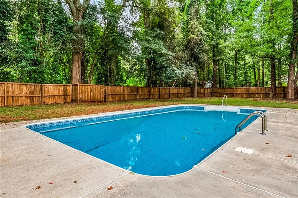 204 Groveland Drive Peachtree City, GA 30269