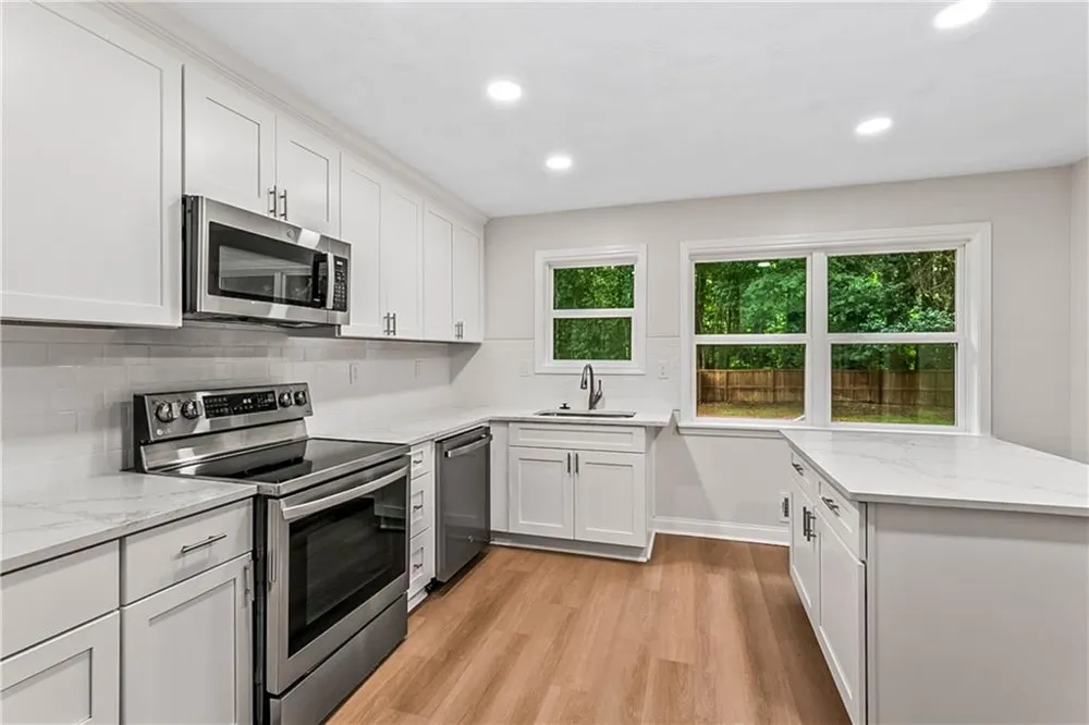 204 Groveland Drive Peachtree City, GA 30269