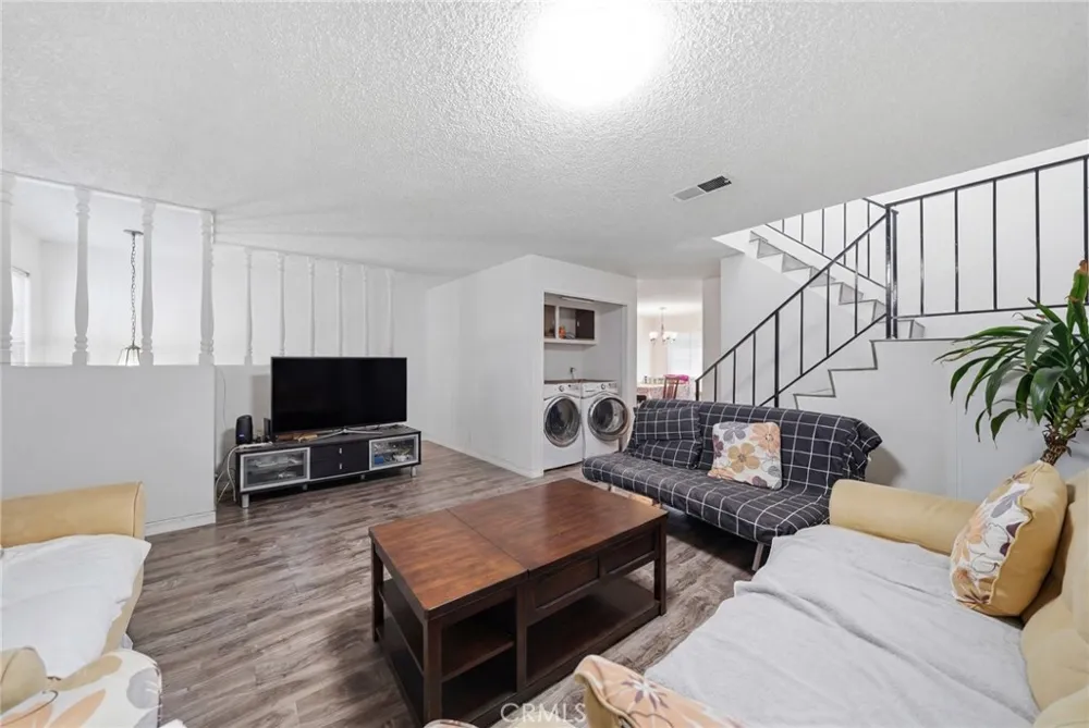 824 S Stoneman Avenue #16 Alhambra, CA 91801