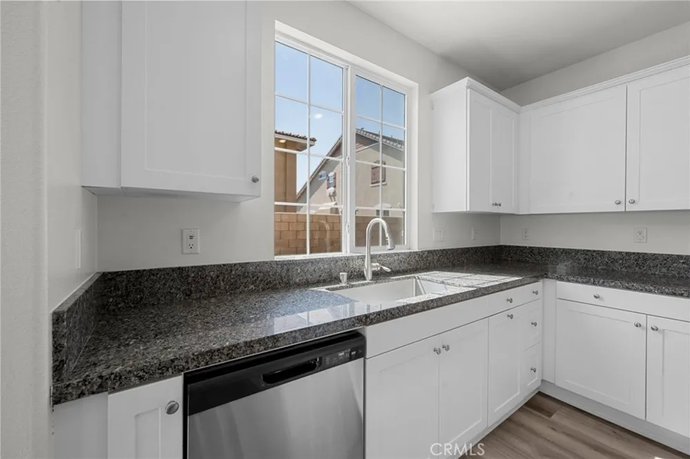 5200 Blueberry Fontana, CA 92336