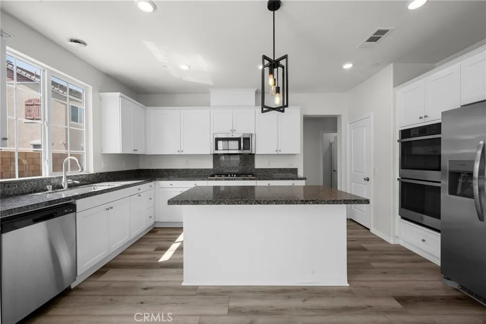 5200 Blueberry Fontana, CA 92336