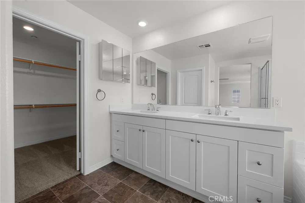 5200 Blueberry Fontana, CA 92336