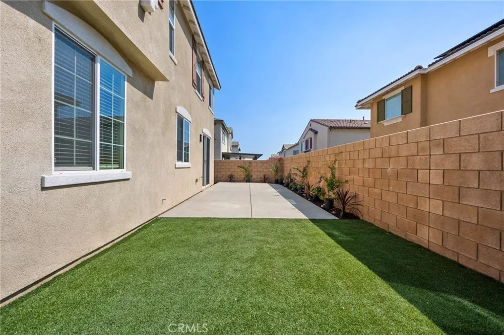 5200 Blueberry Fontana, CA 92336