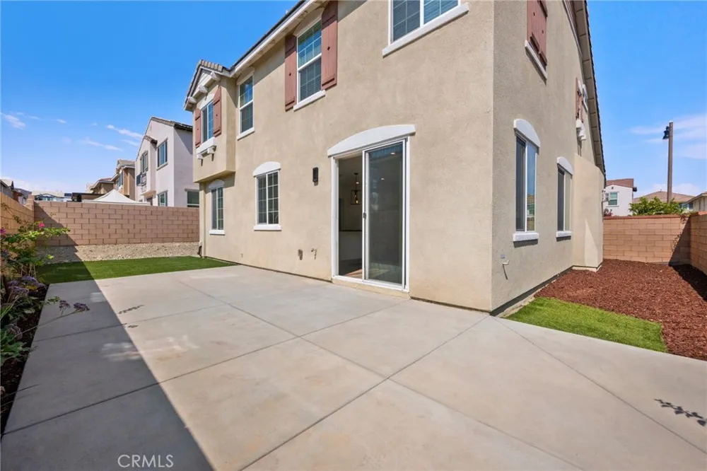 5200 Blueberry Fontana, CA 92336