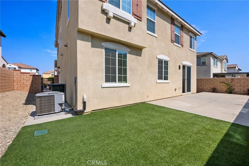 5200 Blueberry Fontana, CA 92336