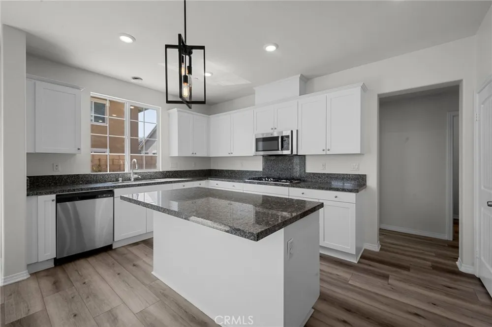 5200 Blueberry Fontana, CA 92336