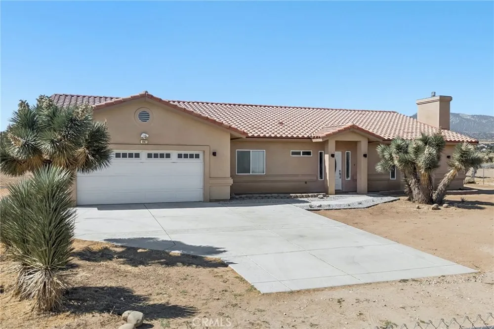 6087 Elsinore Road Phelan, CA 92371