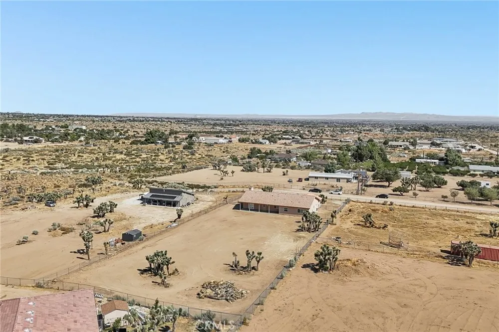6087 Elsinore Road Phelan, CA 92371