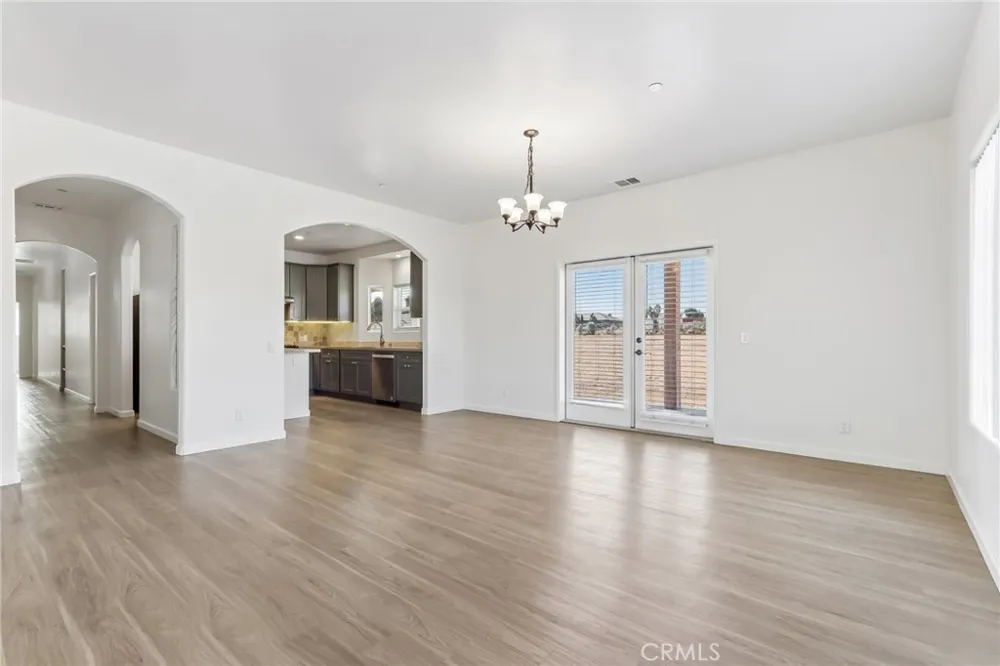 6087 Elsinore Road Phelan, CA 92371