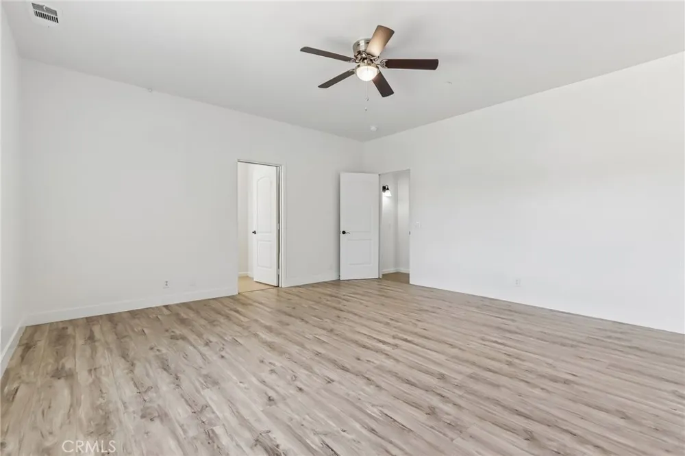 6087 Elsinore Road Phelan, CA 92371