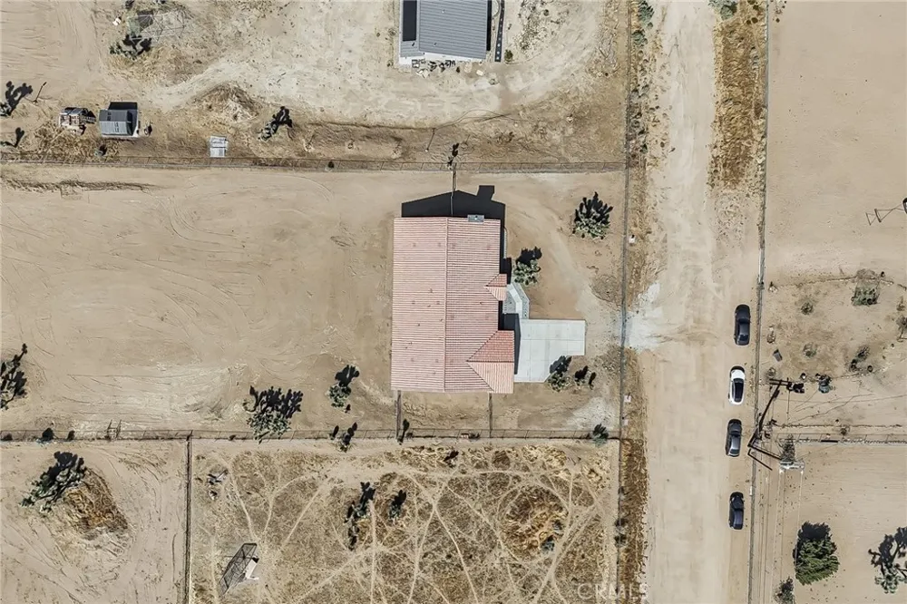 6087 Elsinore Road Phelan, CA 92371
