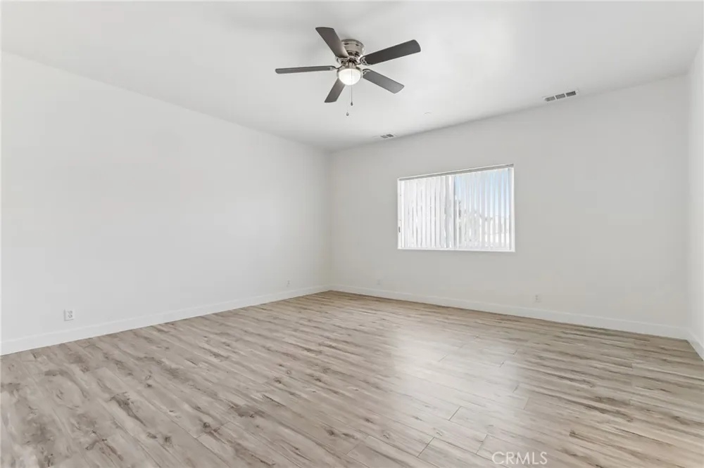6087 Elsinore Road Phelan, CA 92371