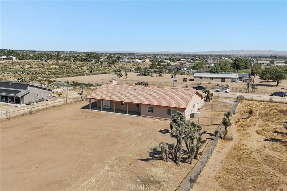 6087 Elsinore Road Phelan, CA 92371