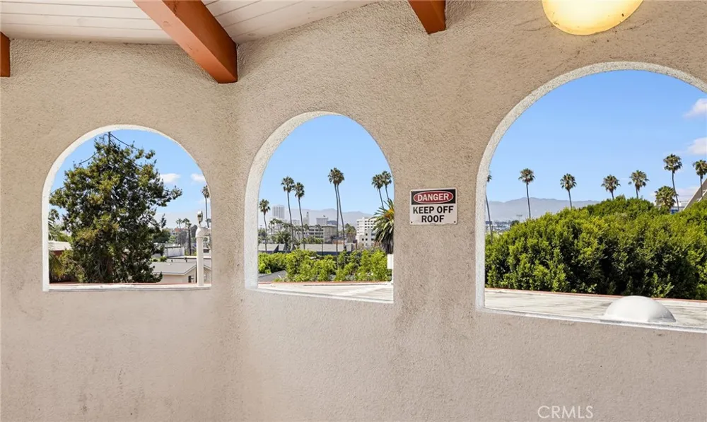 2035 4th street #202C Santa Monica, CA 90405