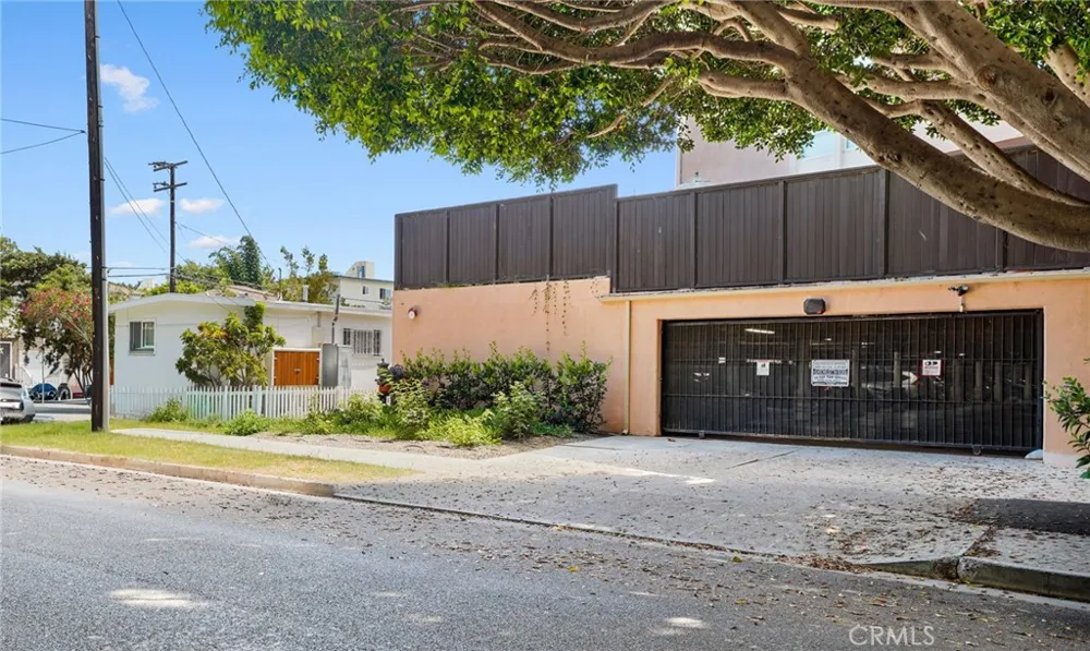 2035 4th street #202C Santa Monica, CA 90405
