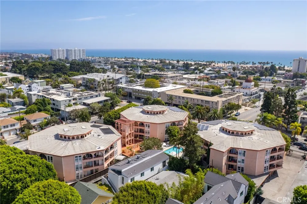 2035 4th street #202C Santa Monica, CA 90405