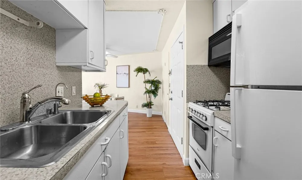 2035 4th street #202C Santa Monica, CA 90405