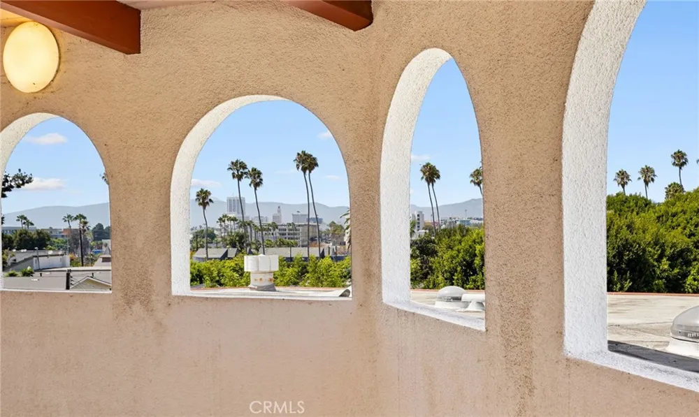 2035 4th street #202C Santa Monica, CA 90405