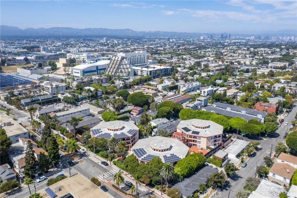 2035 4th street #202C Santa Monica, CA 90405