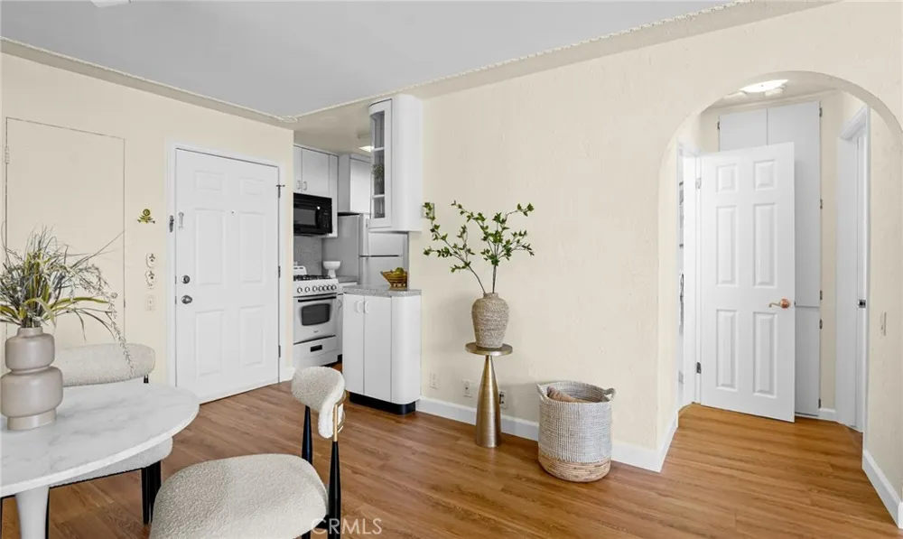 2035 4th street #202C Santa Monica, CA 90405
