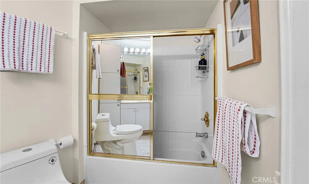 2035 4th street #202C Santa Monica, CA 90405