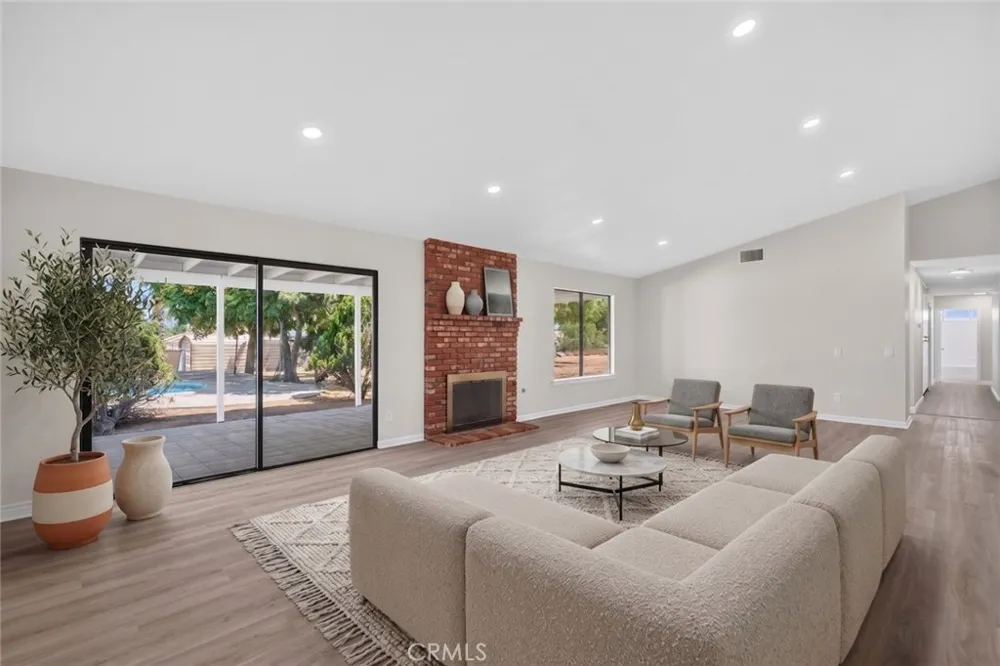 20150 Myron Perris, CA 92570