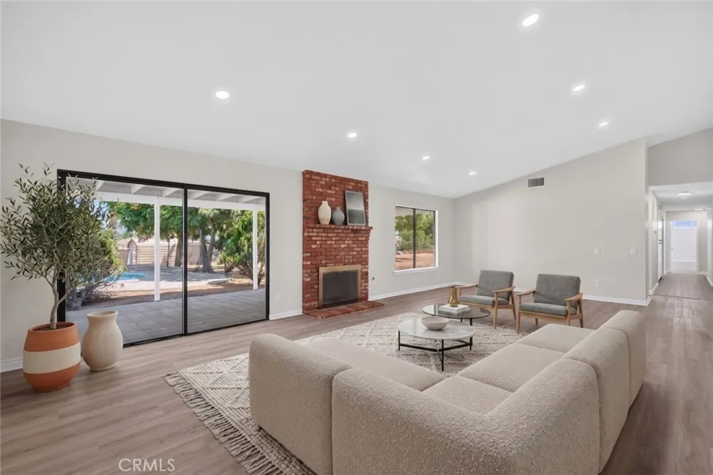 20150 Myron Perris, CA 92570