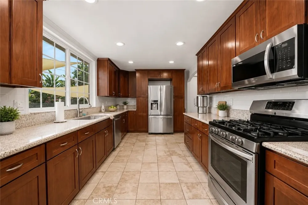 408 S Rodilee Avenue West Covina, CA 91791