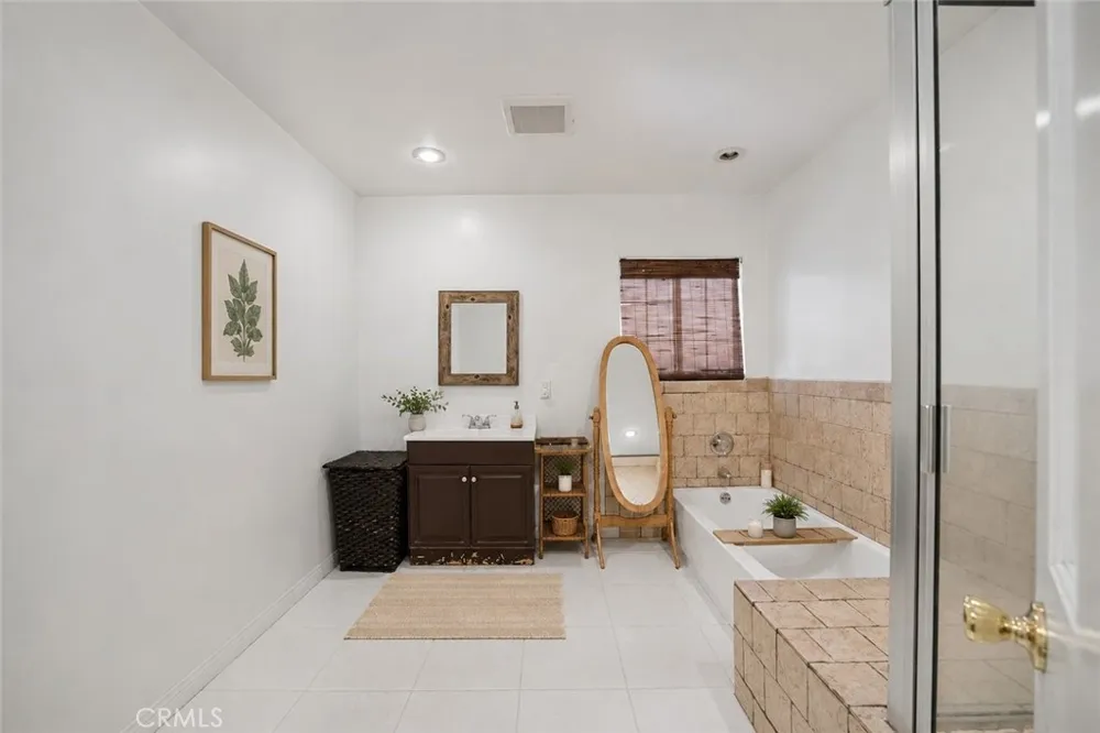 408 S Rodilee Avenue West Covina, CA 91791