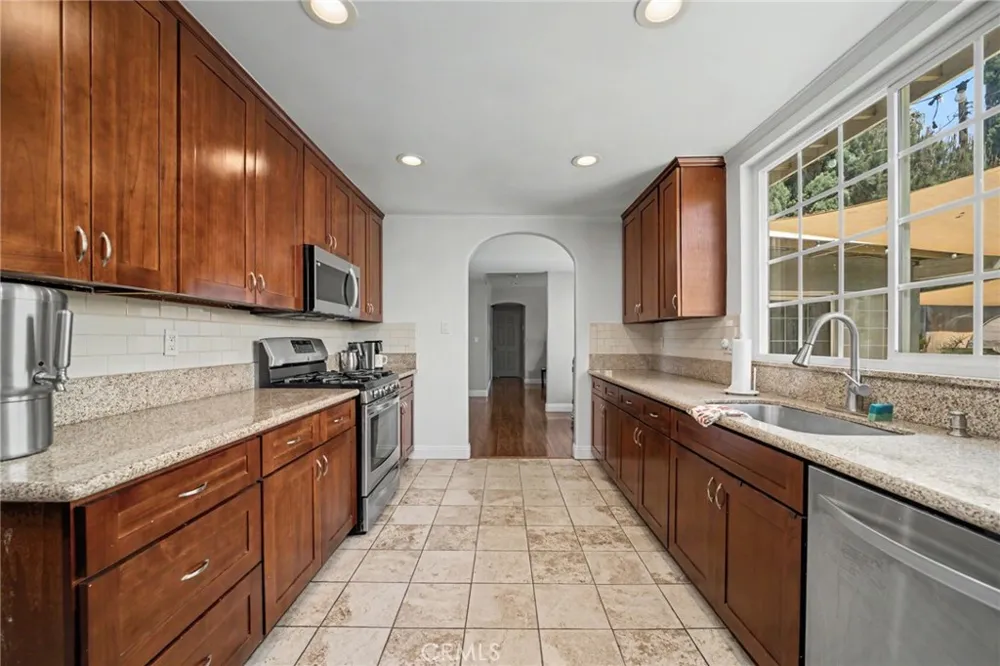 408 S Rodilee Avenue West Covina, CA 91791