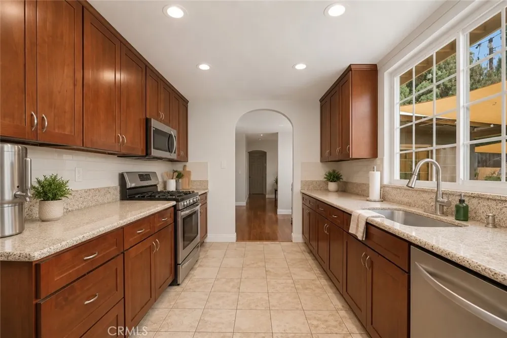 408 S Rodilee Avenue West Covina, CA 91791