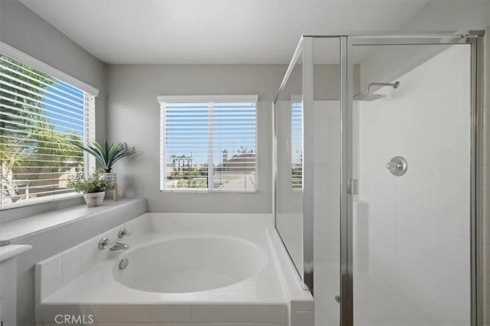 7245 Andrea Fontana, CA 92336
