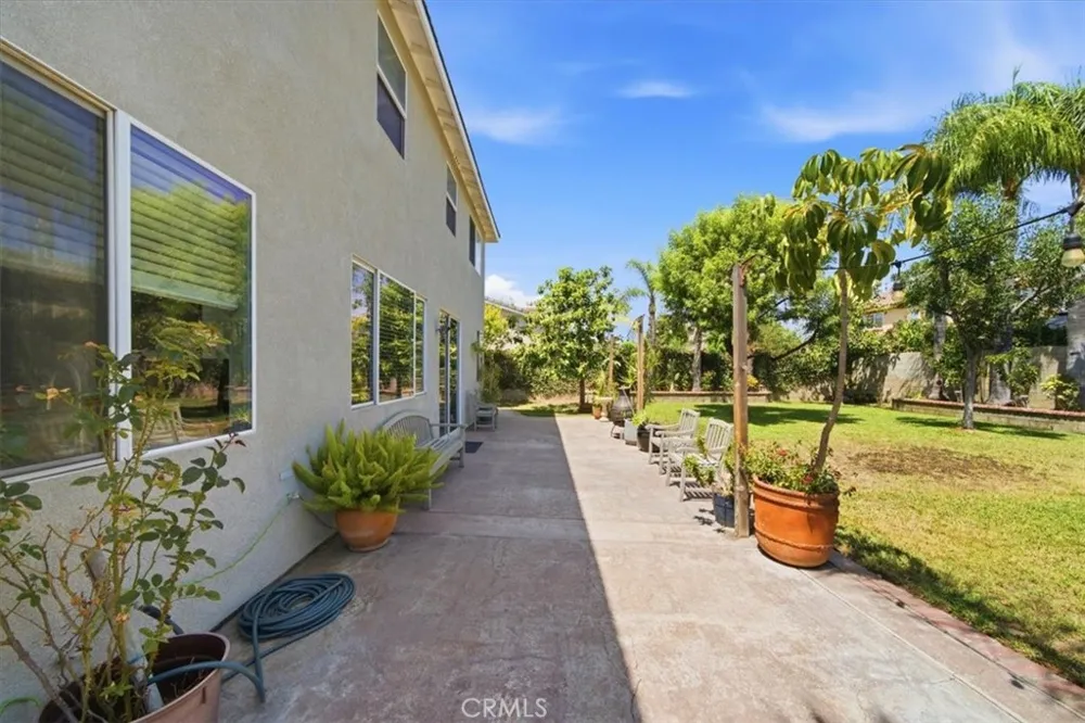 7245 Andrea Fontana, CA 92336