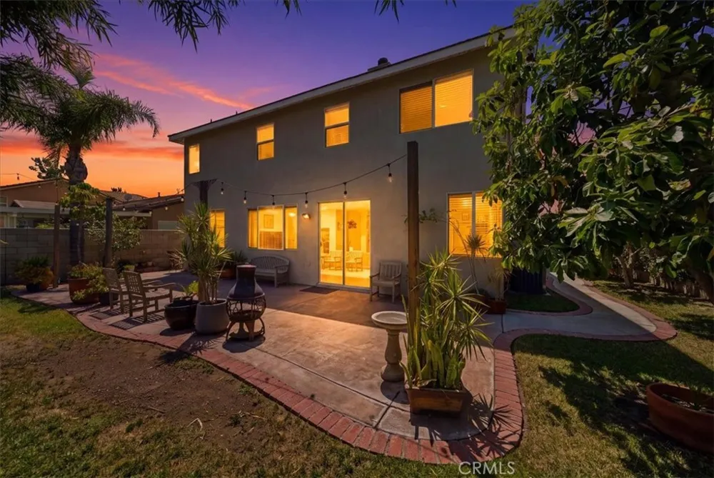 7245 Andrea Fontana, CA 92336