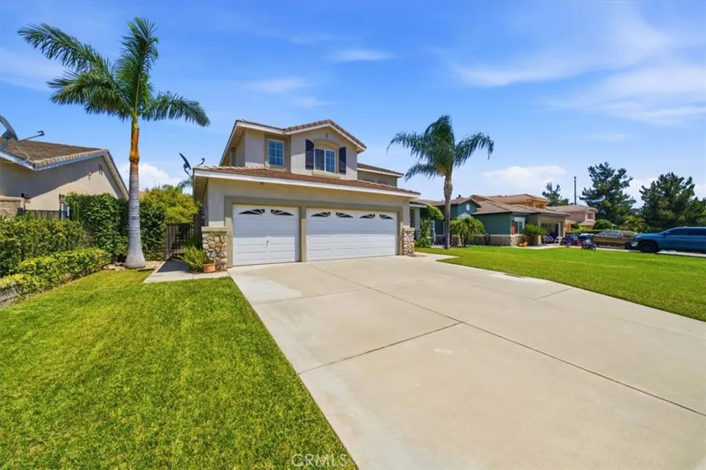 7245 Andrea Fontana, CA 92336