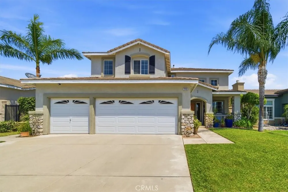 7245 Andrea Fontana, CA 92336