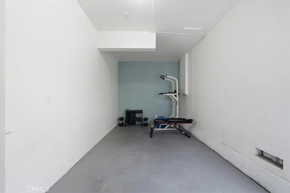 7245 Andrea Fontana, CA 92336