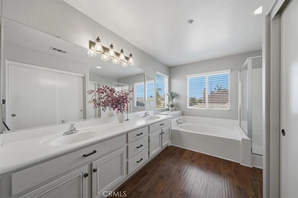 7245 Andrea Fontana, CA 92336